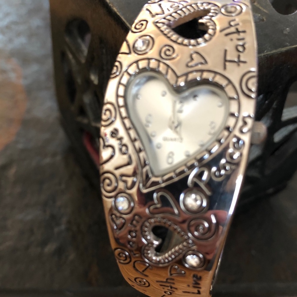 SILVER FASHION WATCH